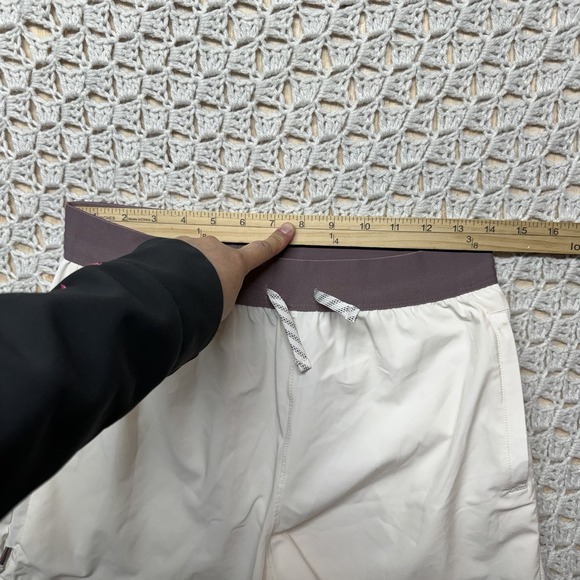 The North Face Trailwear OKT Trail Shorts Women Size M Cream Stretch Activewear - Picture 5 of 11